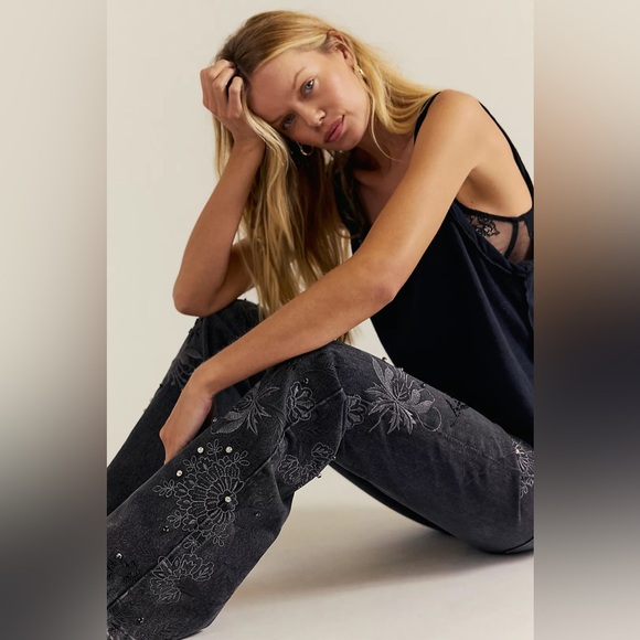 Free People We the Free IRIE EMBROIDERED
& STUDDED JEAN NWT , sz : 30 - Picture 4 of 16